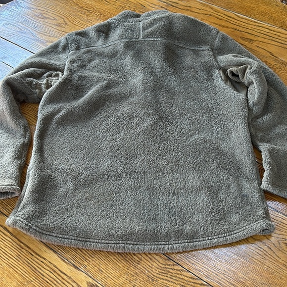 Polartec L3 tan half zip pullover jacket. Size Large. Good condition. - Picture 7 of 7